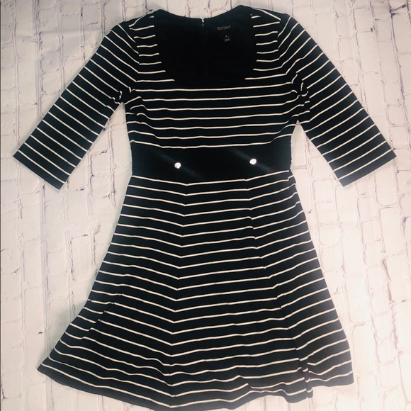 White House Black Market Dresses & Skirts - Beautiful White House Black Market dress